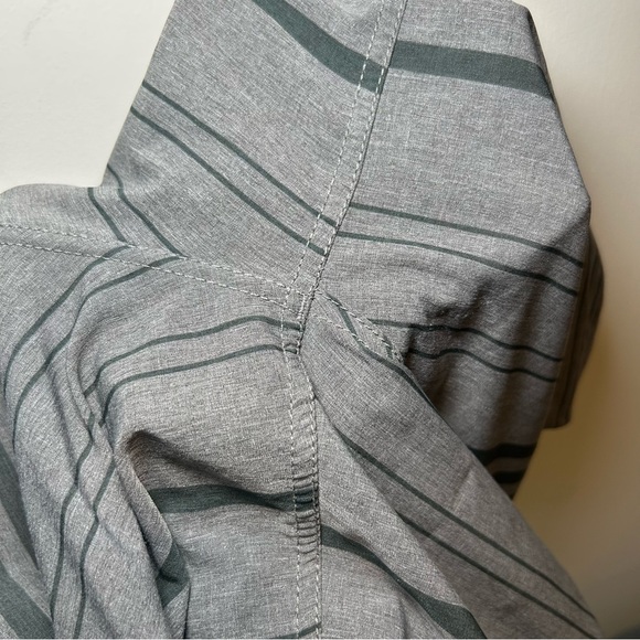 Vuori Banks Short Grey with Green Stripe Size Medium - Picture 7 of 9